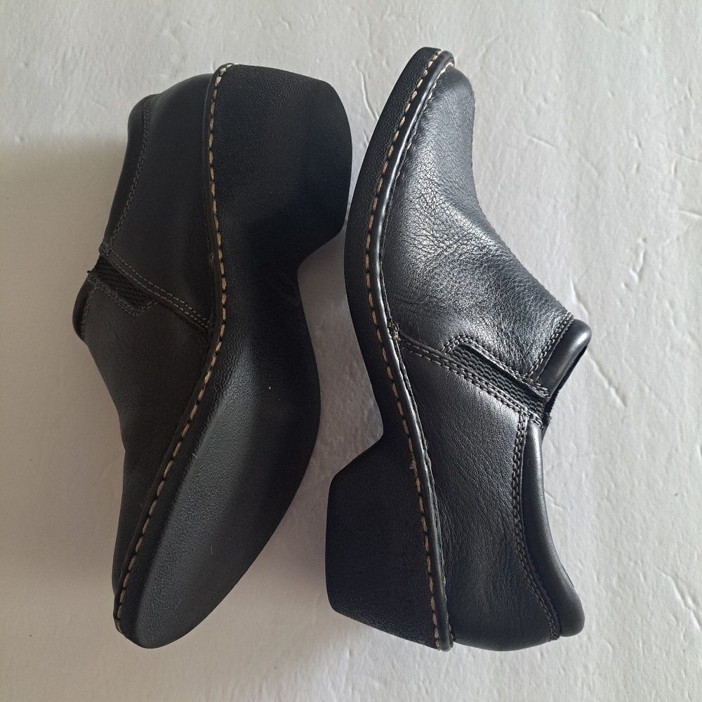Eastland Amore Black Leather Round Toe No Slip Slid On Ankle Bootie Shoe Size 8M